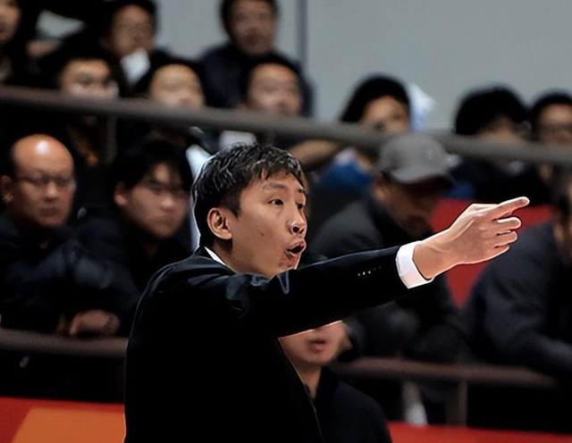 开云体育下载-惨败39分！连续三个赛季倒数 男篮名宿帅位仍稳如泰山？