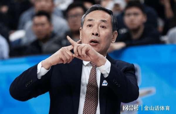 kaiyun-4战3负！60岁老帅又遇大麻烦，接下来5个对手，有4个是“硬茬子”