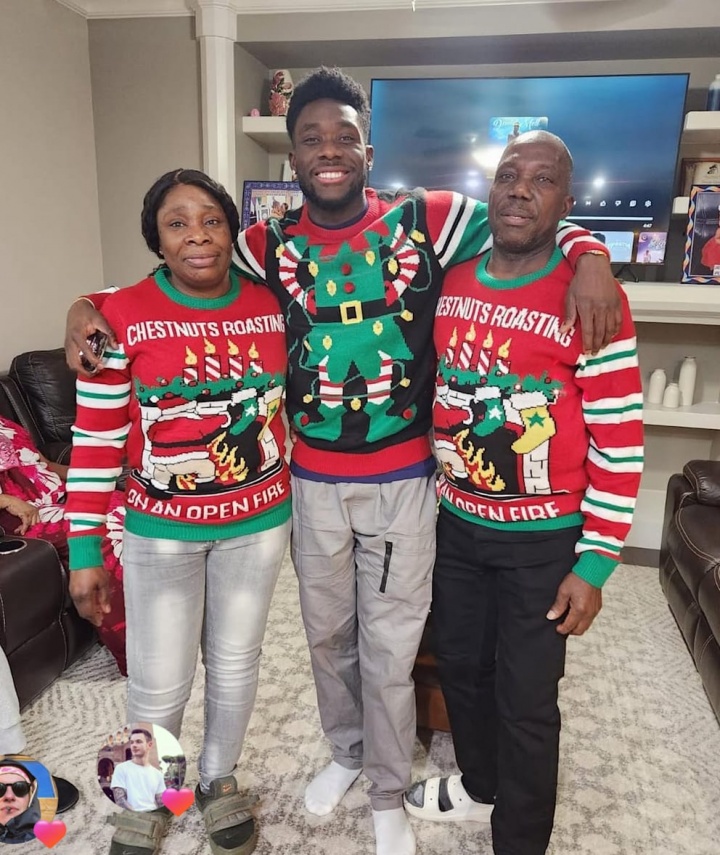 开云体育下载-伤退后掩面哭泣！图片报：阿方索1年内4度受伤，赛后得到父母安慰