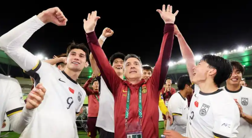 开云APP-亚足联确认！中国队VS日本队，又1员大将复出，争冠杀手锏浮现