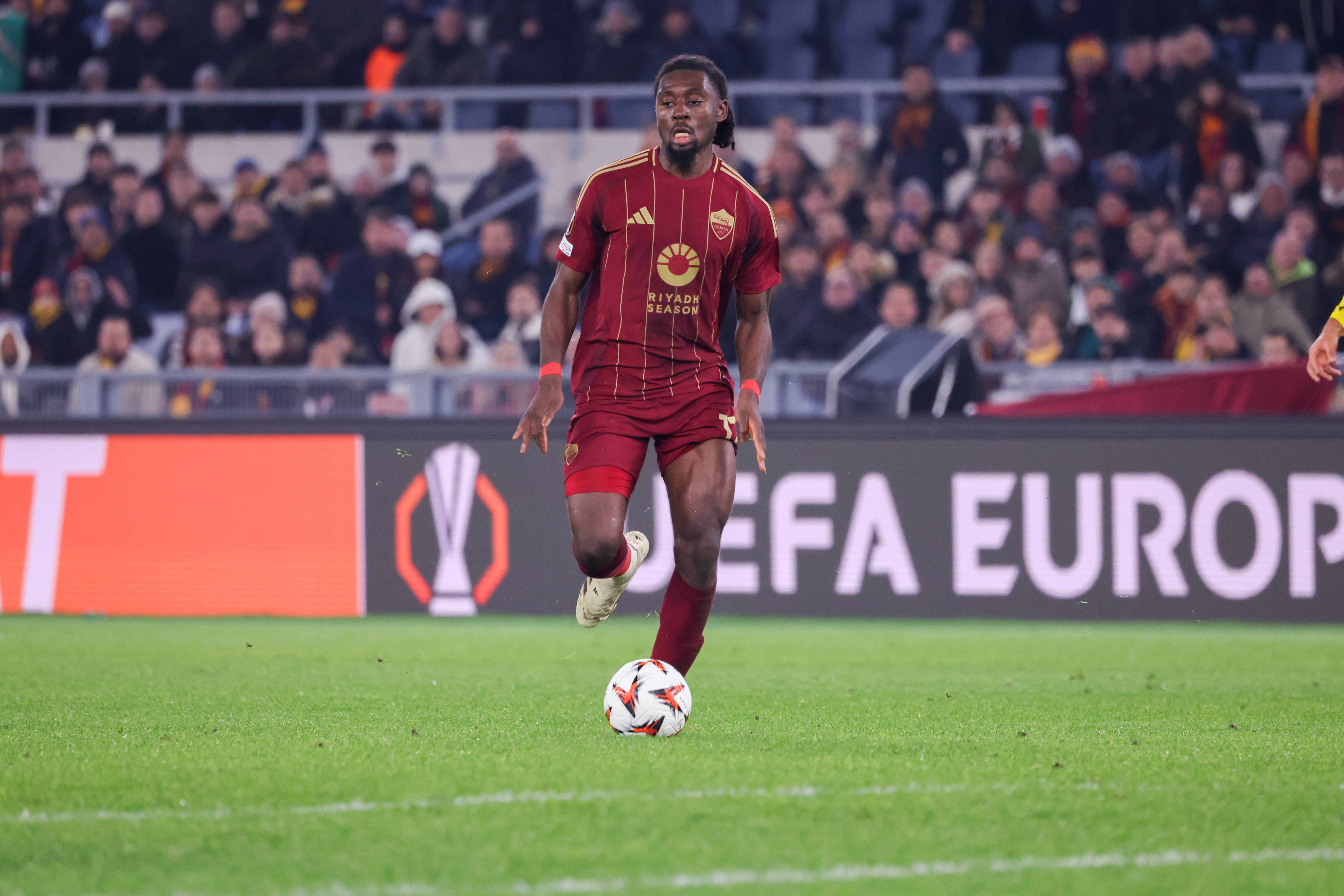 开云APP-记者：罗马中场科内在与米兰比赛中肌肉拉伤，预计伤缺一个月