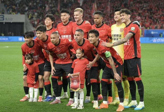 kaiyun-罗慕洛“神仙球”破门 成都蓉城主场1-0力克青岛海牛