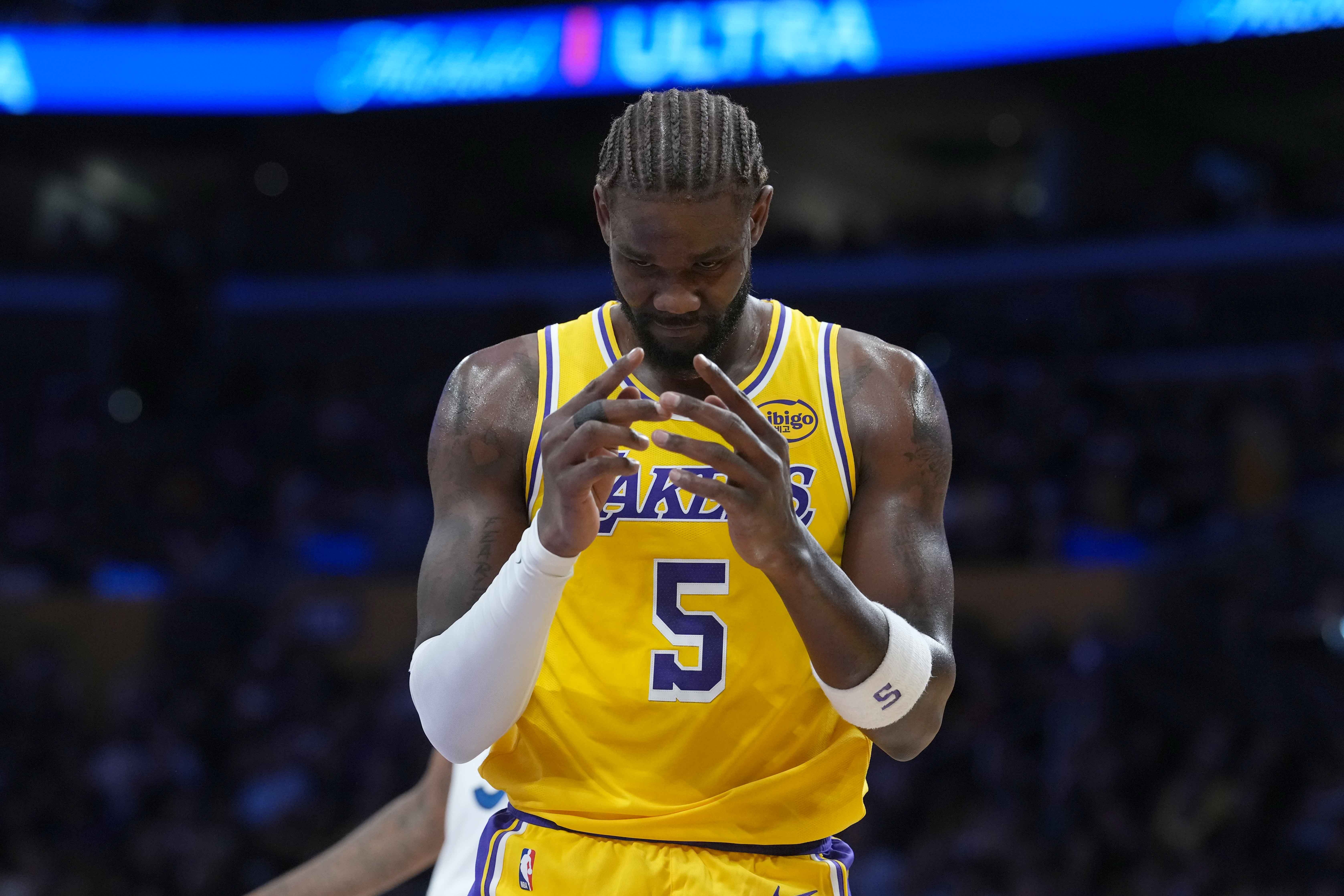 开云-艾顿：火箭一直以身体对抗强度著称 这正是季后赛的乐趣所在